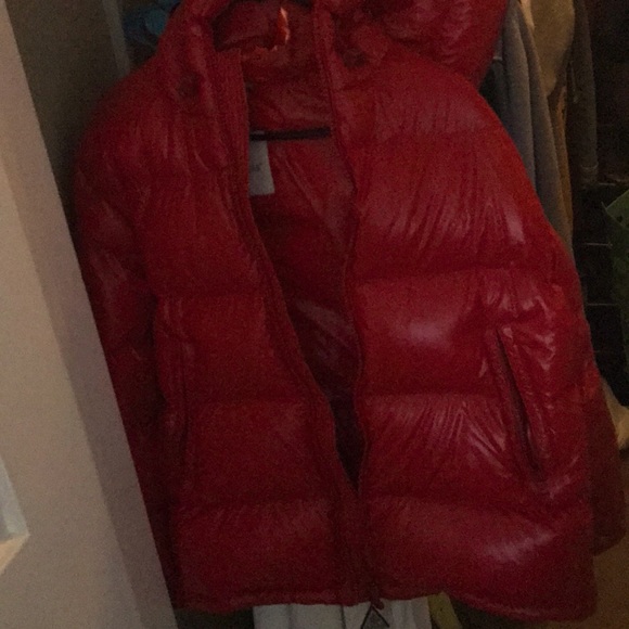 2020 red moncler maya!!!!!Size medium! Brand new! - Picture 1 of 7
